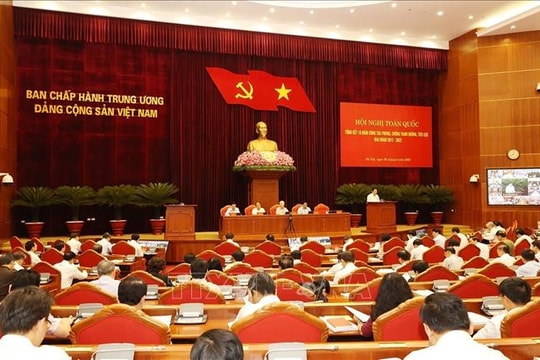 "Không dám tham nhũng" khi toàn dân tham gia chống tiêu cực