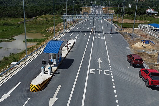 Cao tốc đầu tiên không có barie ở lối vào thu phí