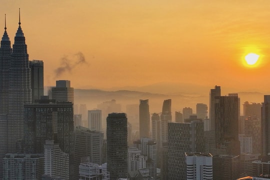 Bình minh trung tâm Kuala Lumpur nhìn từ trên cao