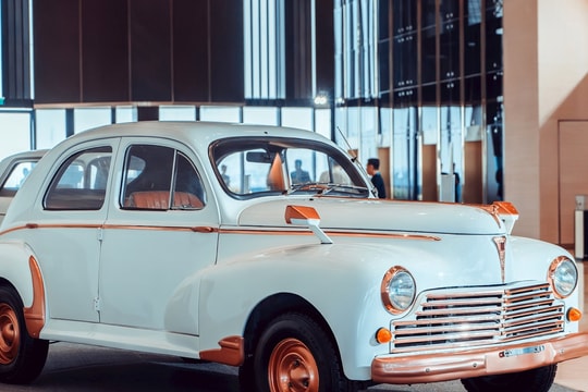 Mãn nhãn bộ sưu tập xe cổ Peugeot tại Việt Nam
