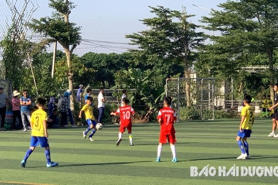 Cẩm Giàng khai mạc giải bóng đá học sinh tiểu học