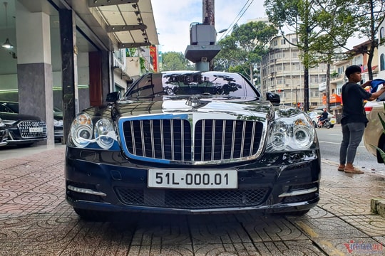 Maybach 62S hàng hiếm mang biển số tứ quý giá 10 tỷ tại Sài Gòn