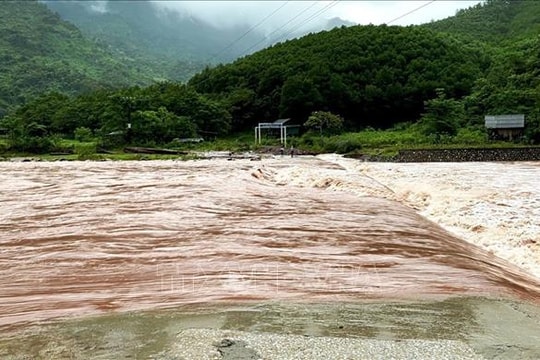 Ứng phó với mưa lớn, ngập lụt và nguy cơ lũ quét, sạt lở đất