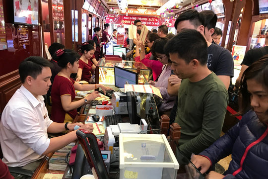 Hai thương hiệu vàng miếng tăng giảm không đồng nhất, tỷ giá đi xuống