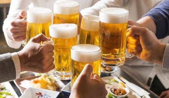 Vợ cấm chồng ra ngoài ăn nhậu có thể bị phạt 10 triệu đồng