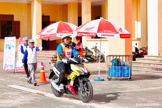 Tuyên truyền về an toàn giao thông cho sinh viên