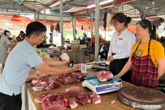 "Bấm bấm" thanh toán ở quê