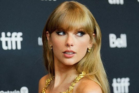 Taylor Swift thành tỷ phú