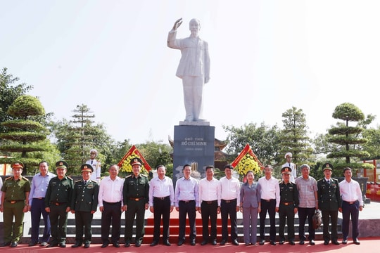 Chủ tịch nước Võ Văn Thưởng thăm và làm việc tại huyện đảo Cô Tô