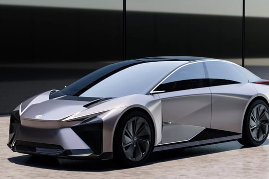 Lexus ra mắt 2 mẫu xe điện mới, nội thất bằng tre