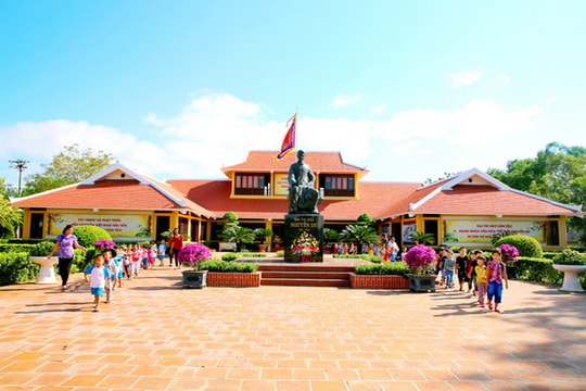 Về thăm nơi lưu giữ cuộc đời, sự nghiệp của Đại thi hào Nguyễn Du