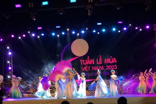 Tôn vinh nghệ thuật múa dân tộc trong bối cảnh toàn cầu hóa