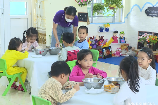 Bữa ăn bán trú