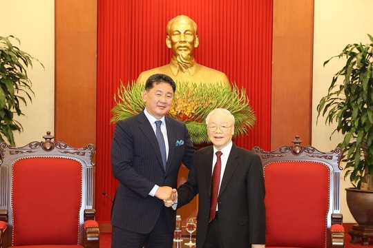 Tổng Bí thư Nguyễn Phú Trọng tiếp Tổng thống Mông Cổ