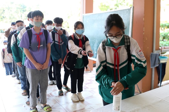 Hướng dẫn mới để giám sát và phòng, chống bệnh COVID-19