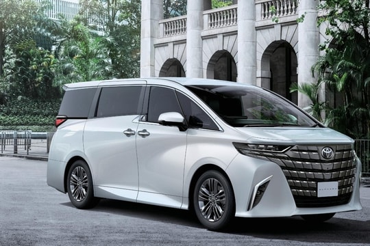 Loạt ô tô mới sắp ra mắt khách Việt trong tháng 11, có cả "chuyên cơ" của Toyota