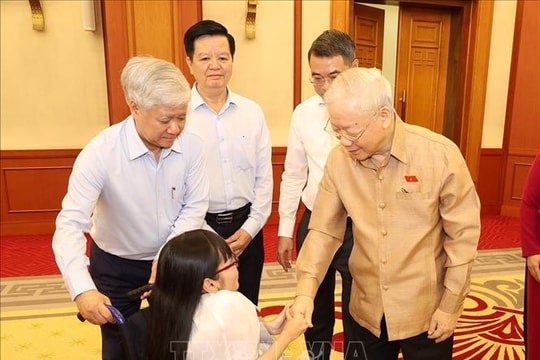 Tổng Bí thư Nguyễn Phú Trọng gặp mặt các điển hình toàn quốc về học tập và làm theo gương Bác