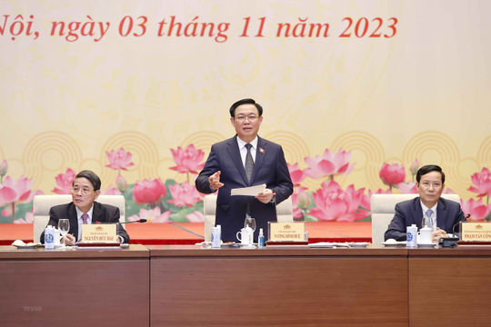 Chủ tịch Quốc hội gặp Đoàn Đại biểu Doanh nghiệp gia đình tiêu biểu