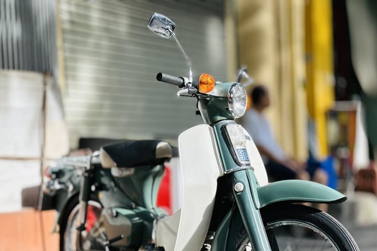 Dân chơi Hà Nội săn hàng hiếm Honda Cub 50 đời 1979 giá 100 triệu đồng