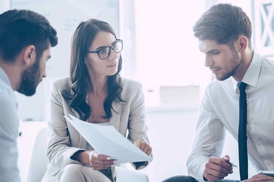 Bí quyết dùng nước hoa cho cô nàng công sở