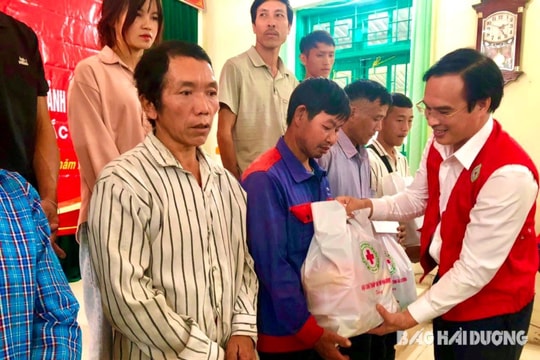 Hội Chữ thập đỏ Hải Dương phối hợp tặng quà người nghèo ở các tỉnh Cao Bằng, Bắc Kạn