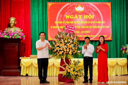 Đồng chí Chủ tịch UBND tỉnh Hải Dương Triệu Thế Hùng dự Ngày hội Đại đoàn kết toàn dân ở xã Cổ Bì
