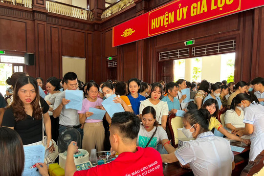 Gia Lộc vượt chỉ tiêu hiến máu cả năm