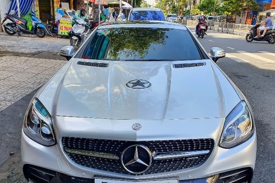Cận cảnh Mercedes-AMG SLC 43 hàng hiếm của ông Đặng Lê Nguyên Vũ