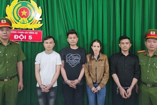 Nhà hàng có 60 tiếp viên nữ sẵn sàng "đi khách" giá 12 triệu/ đêm