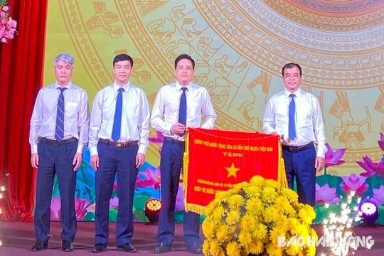 Kim Thành đón nhận Cờ thi đua của Chính phủ về phong trào thi đua yêu nước