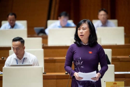 Bộ Y tế đang xây dựng cơ chế hoàn trả tiền cho người dân tự mua thuốc theo bảo hiểm