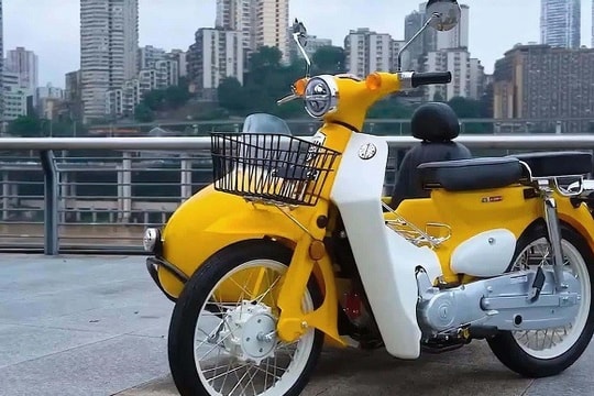 Loạt xe máy thiết kế cổ điển ra mắt thị trường