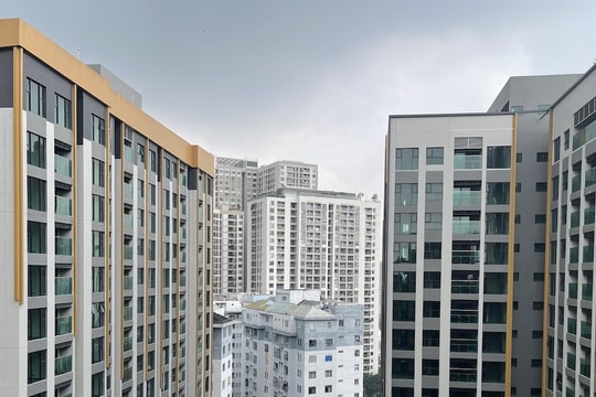 Đề nghị kiểm tra vụ "mua nhà ở xã hội phải có bản sao công chứng sổ hồng nơi trọ"