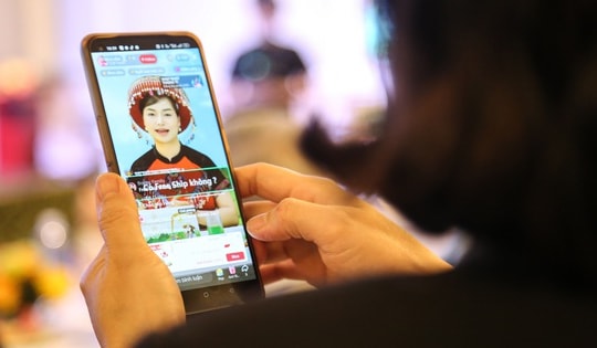 Diễm Hằng AI - nhân viên AI đầu tiên tại Việt Nam livestream bán hàng 7 ngày 7 đêm