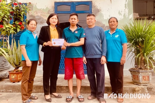 Hội Liên hiệp phụ nữ Tân Dân hỗ trợ con hội viên khó khăn