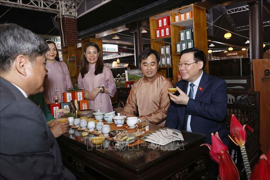 Chủ tịch Quốc hội dự Festival Bảo tồn và Phát triển làng nghề Việt Nam năm 2023