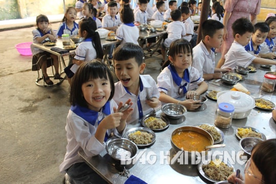 Bữa ăn bán trú ở Trường Tiểu học thị trấn Nam Sách ra sao sau lùm xùm trên mạng xã hội?