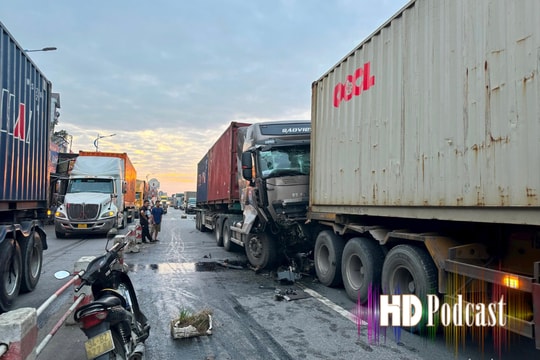 Giúp bạn tham gia giao thông an toàn: Những “điểm mù” cần tránh khi đi cạnh xe chở container