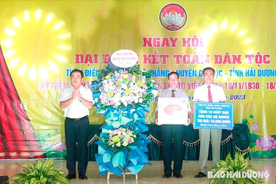 Đồng chí Bí thư Tỉnh ủy Hải Dương Trần Đức Thắng dự Ngày hội Đại đoàn kết toàn dân ở thôn Điền Nhi