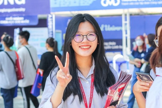 Ngành học nào có mức lương ổn định nhất cho sinh viên mới ra trường?