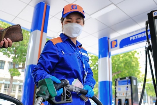 Giá xăng trong nước ngày 13/11 có thể quay đầu giảm sau 2 lần tăng