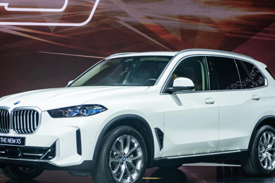 So sánh BMW X5 2024 vừa ra mắt với đối thủ Mercedes-Benz GLE