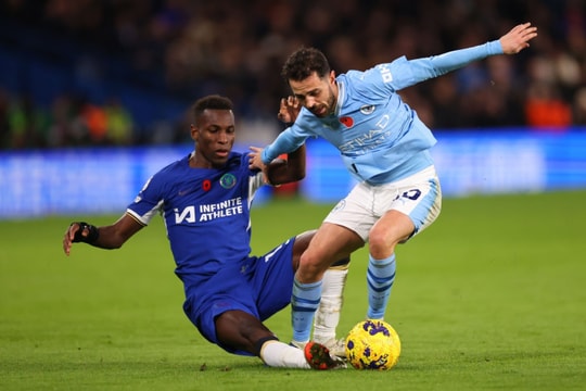 Đôi công mãn nhãn, Chelsea hòa kịch tính Man City