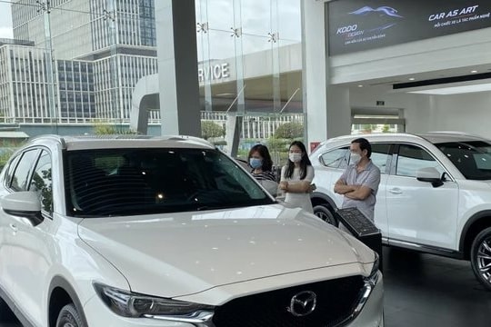 Đại lý chạy doanh số, giá xe ôtô xuống thấp chưa từng có trong tháng 10
