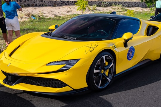 Ngắm Ferrari SF90 hơn 40 tỷ của đại gia Hoàng Kim Khánh độc lạ từ trong ra ngoài