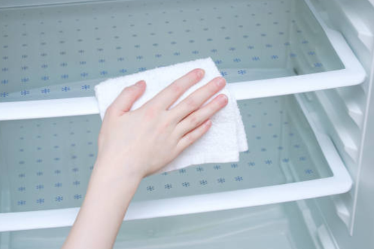 Đặt một chiếc khăn trong tủ lạnh có công dụng gì?