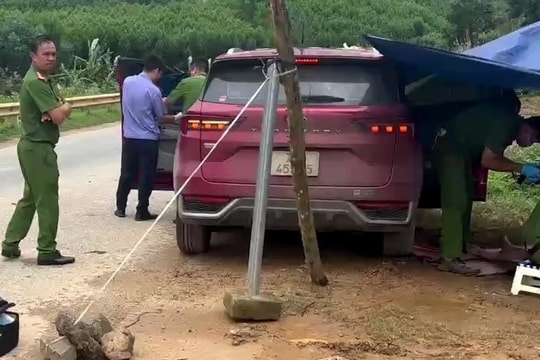 Ô tô con bất ngờ tông vào lan can đường ở Đắk Lắk, 5 người thương vong