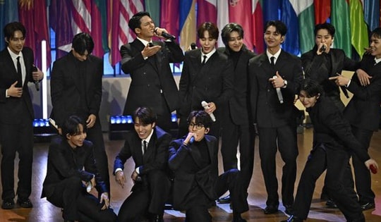 Seventeen là nhóm nhạc K-pop đầu tiên phát biểu tại UNESCO