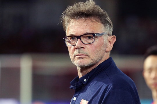 Lý do huấn luyện viên Troussier chưa chốt danh sách tuyển Việt Nam đấu Philippines