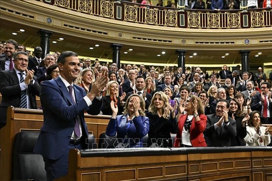 Thủ tướng Tây Ban Nha Pedro Sanchez tái đắc cử